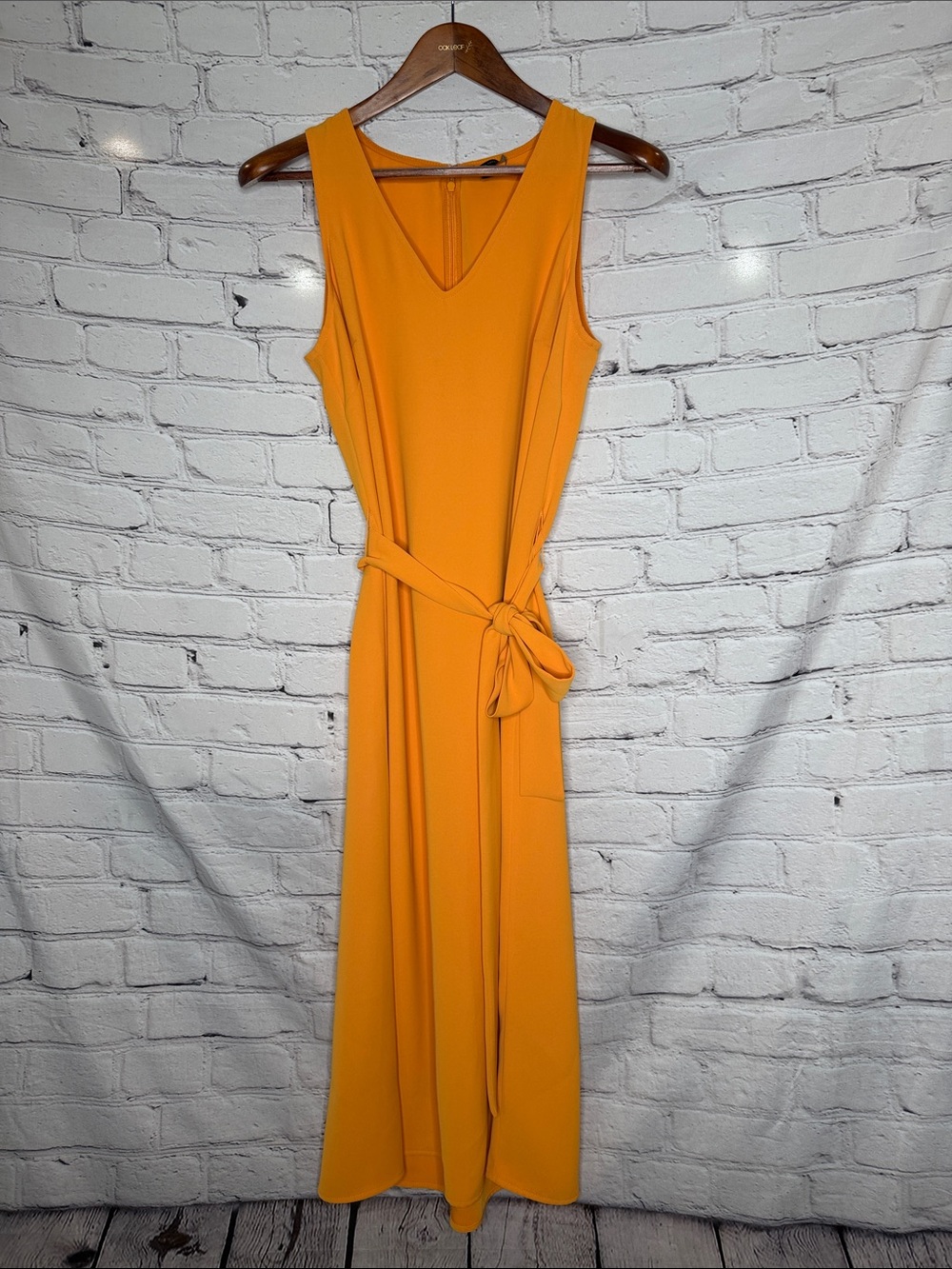 Ann Taylor Sleeveless V-Neck Belted Dress Size 10 Excellent Condition